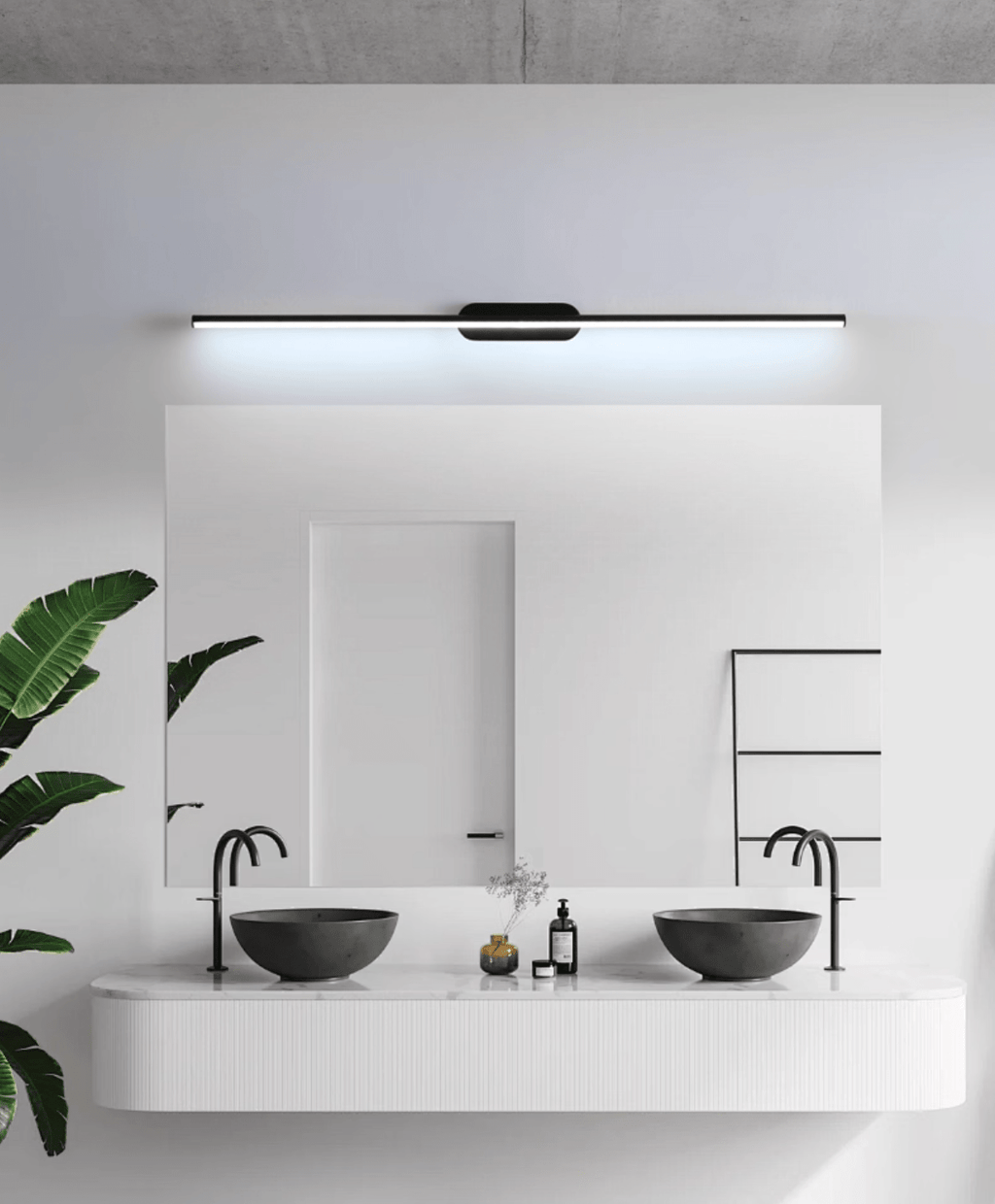 Lineora Wall Lamp