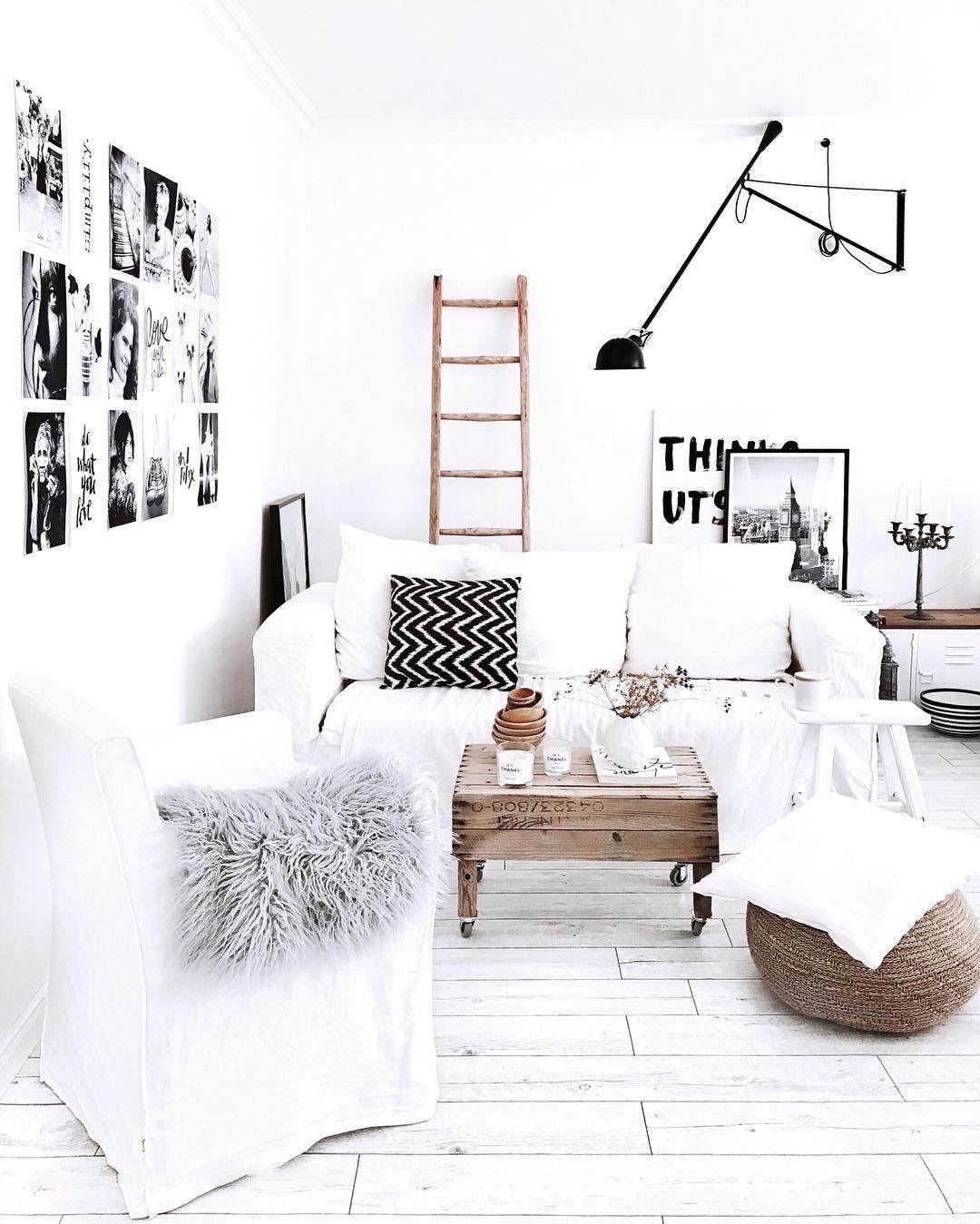 Long Swing Arm Wall Lamp