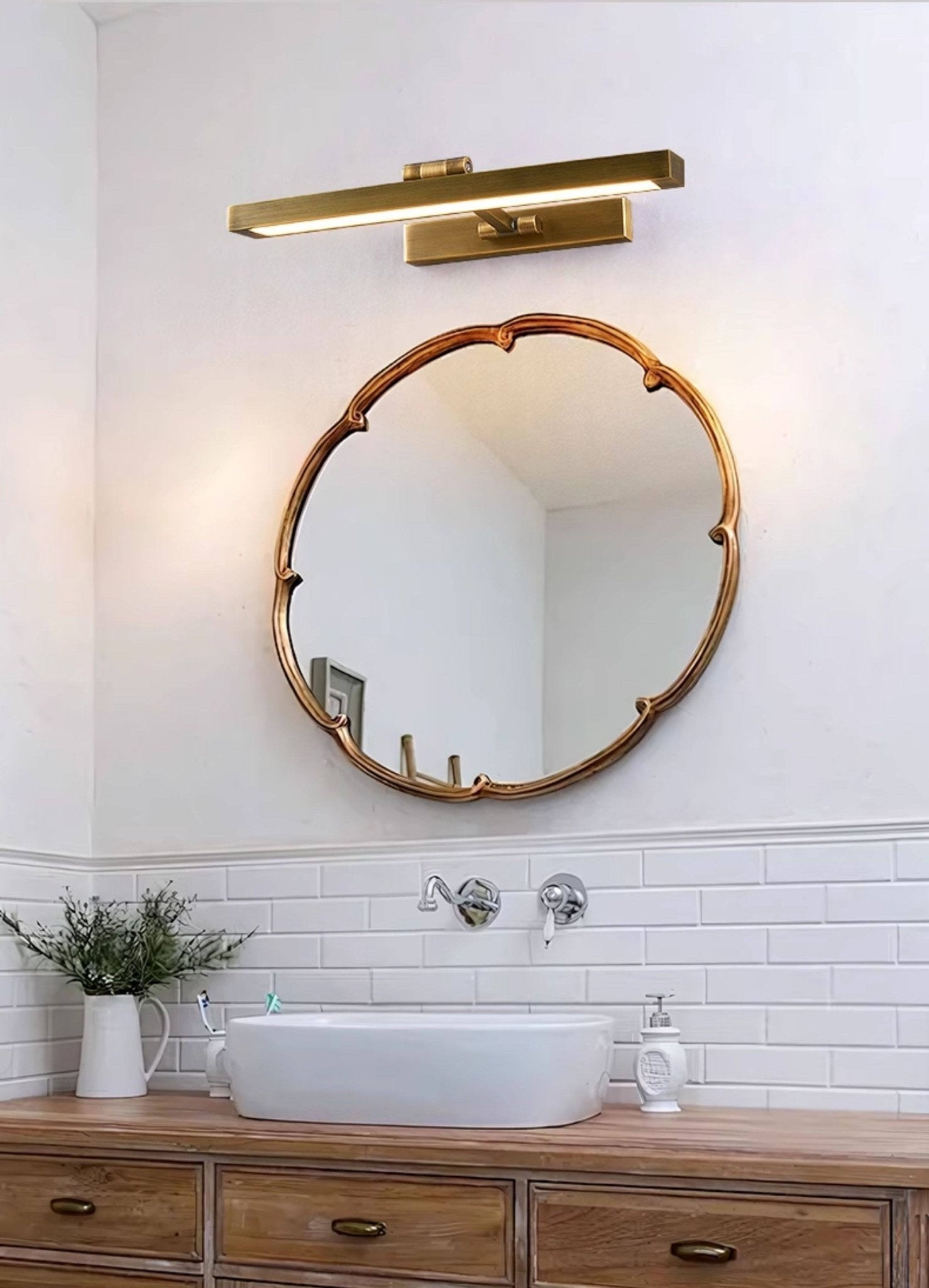 Everett Wall Light