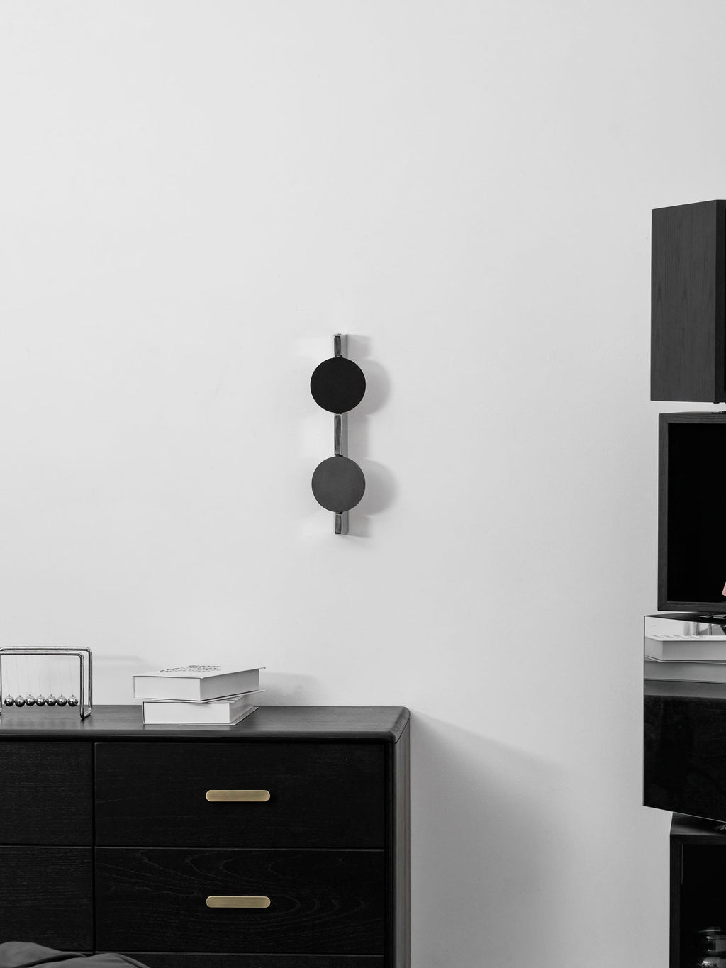 Kinetic Shadow Wall Lamp
