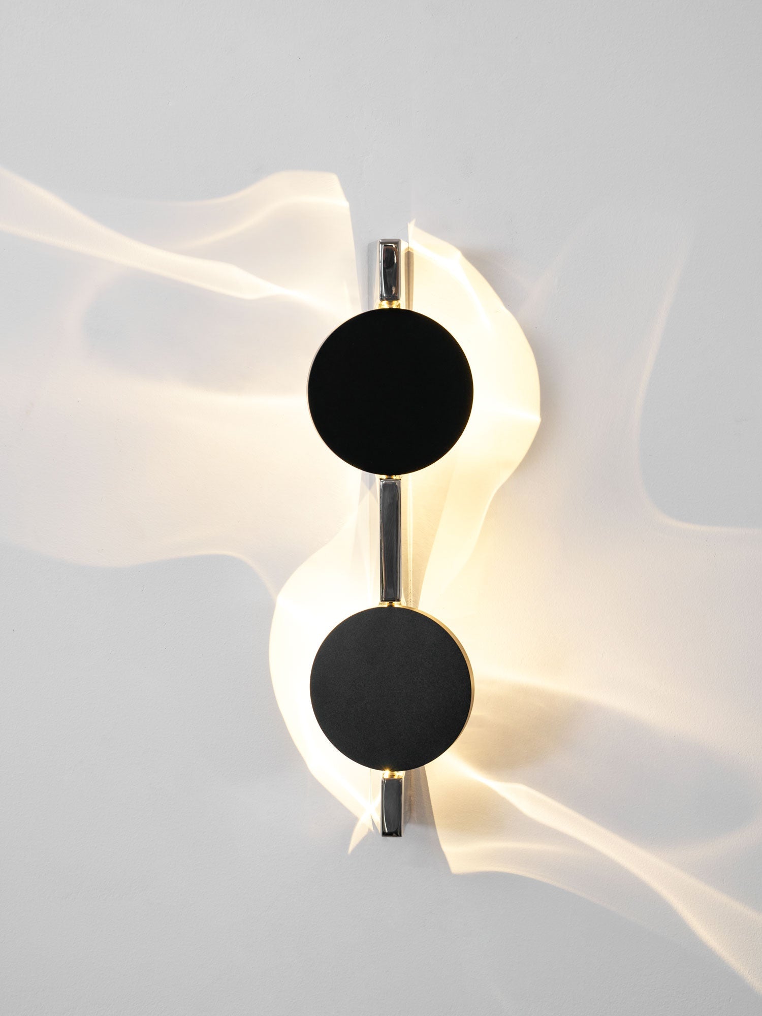 Kinetic Shadow Wall Lamp