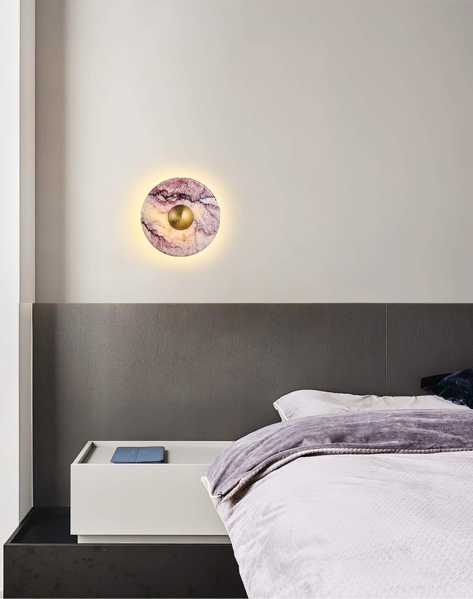 Lysandra Wall Light