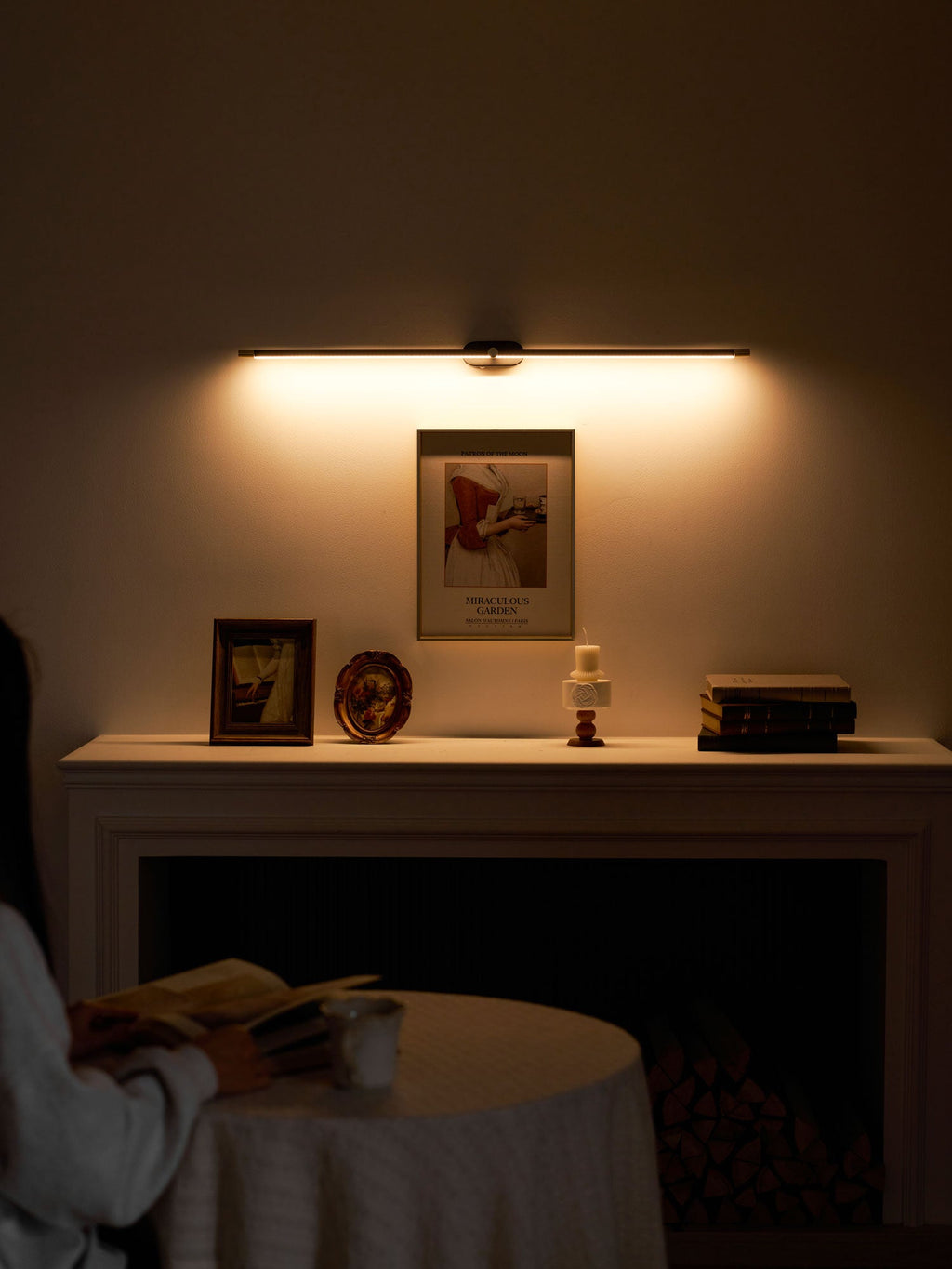 Minimalist Linear Rechargeable Wall Lamp