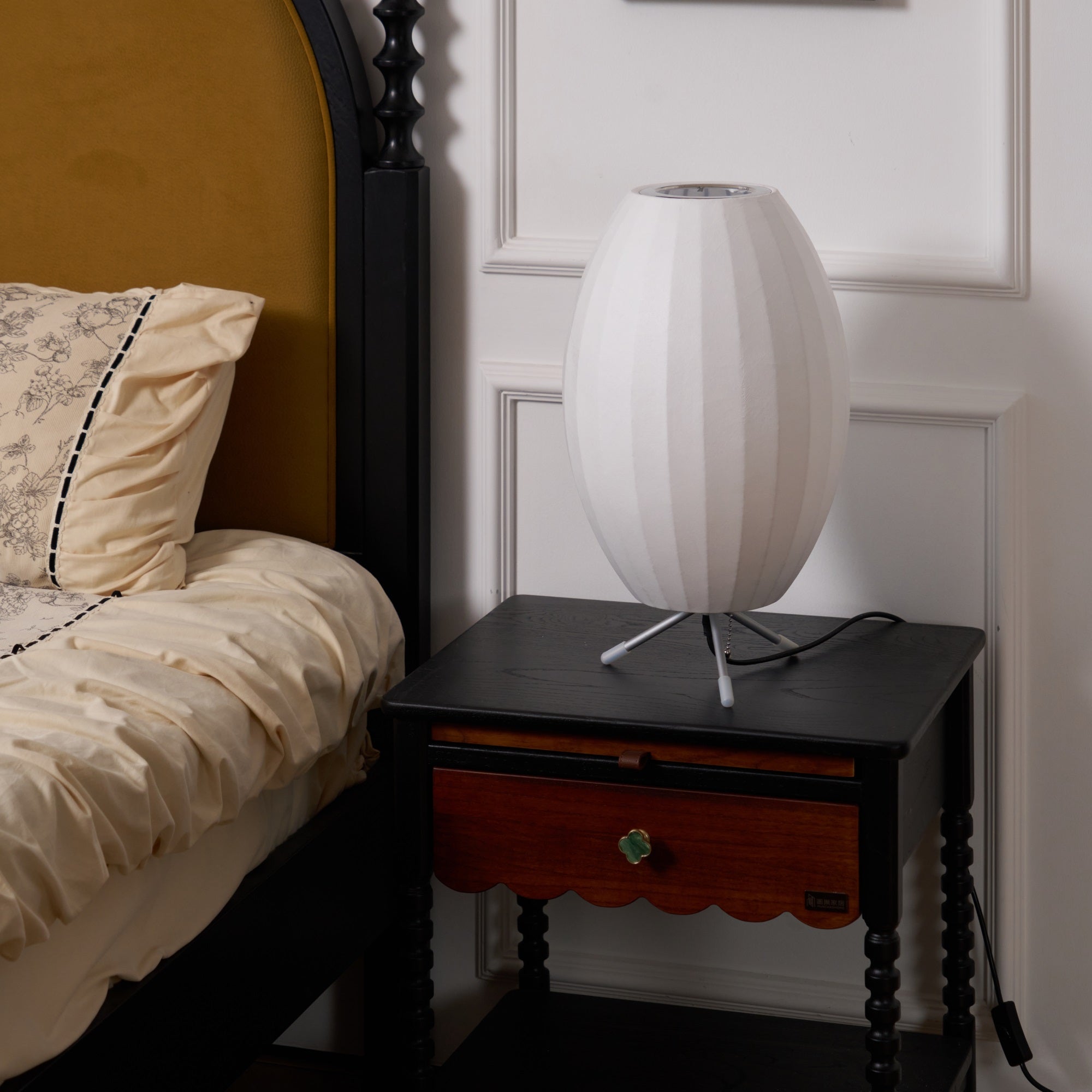 Tripod Bubble Table Lamp