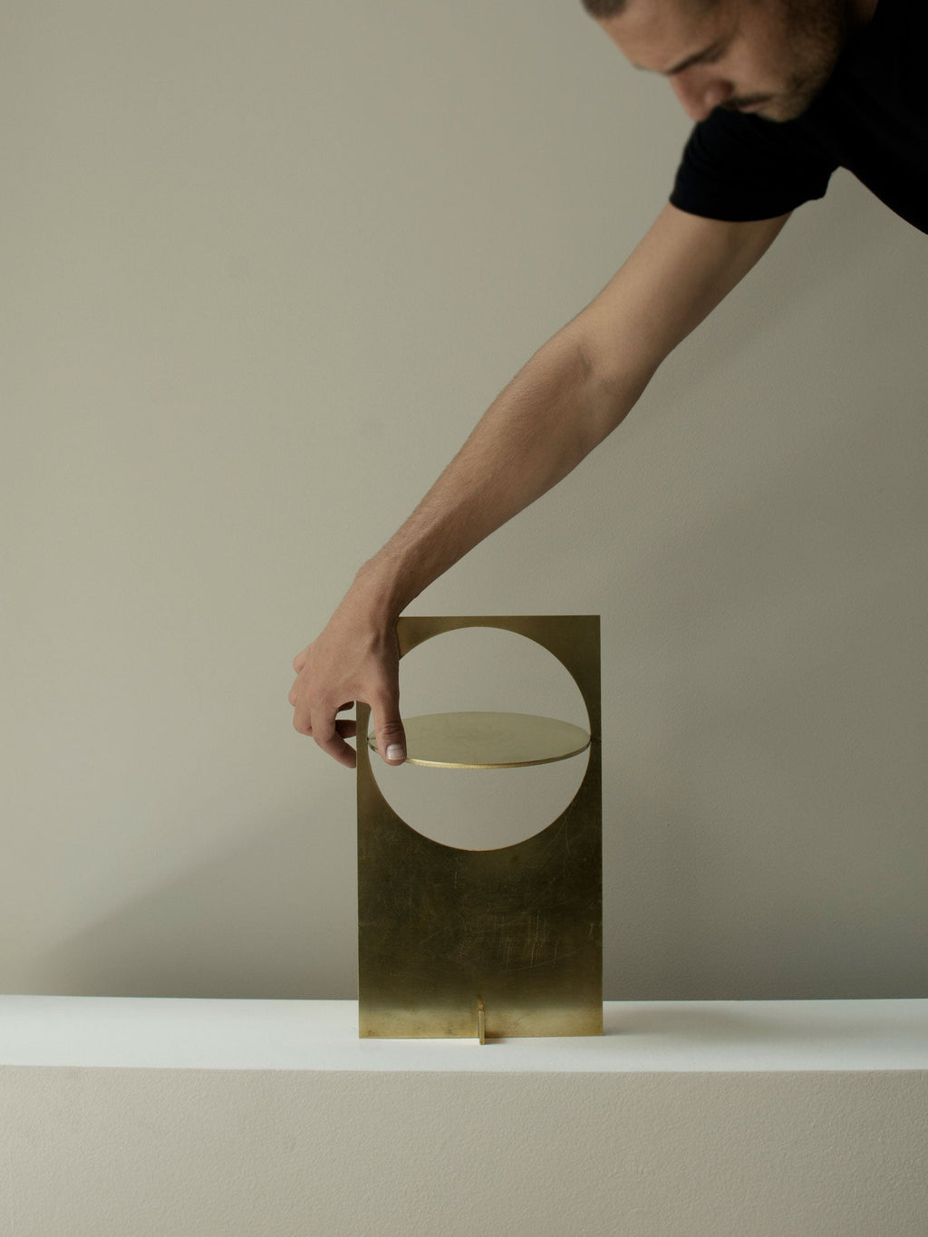 Axis Rotating Disc Table Lamp