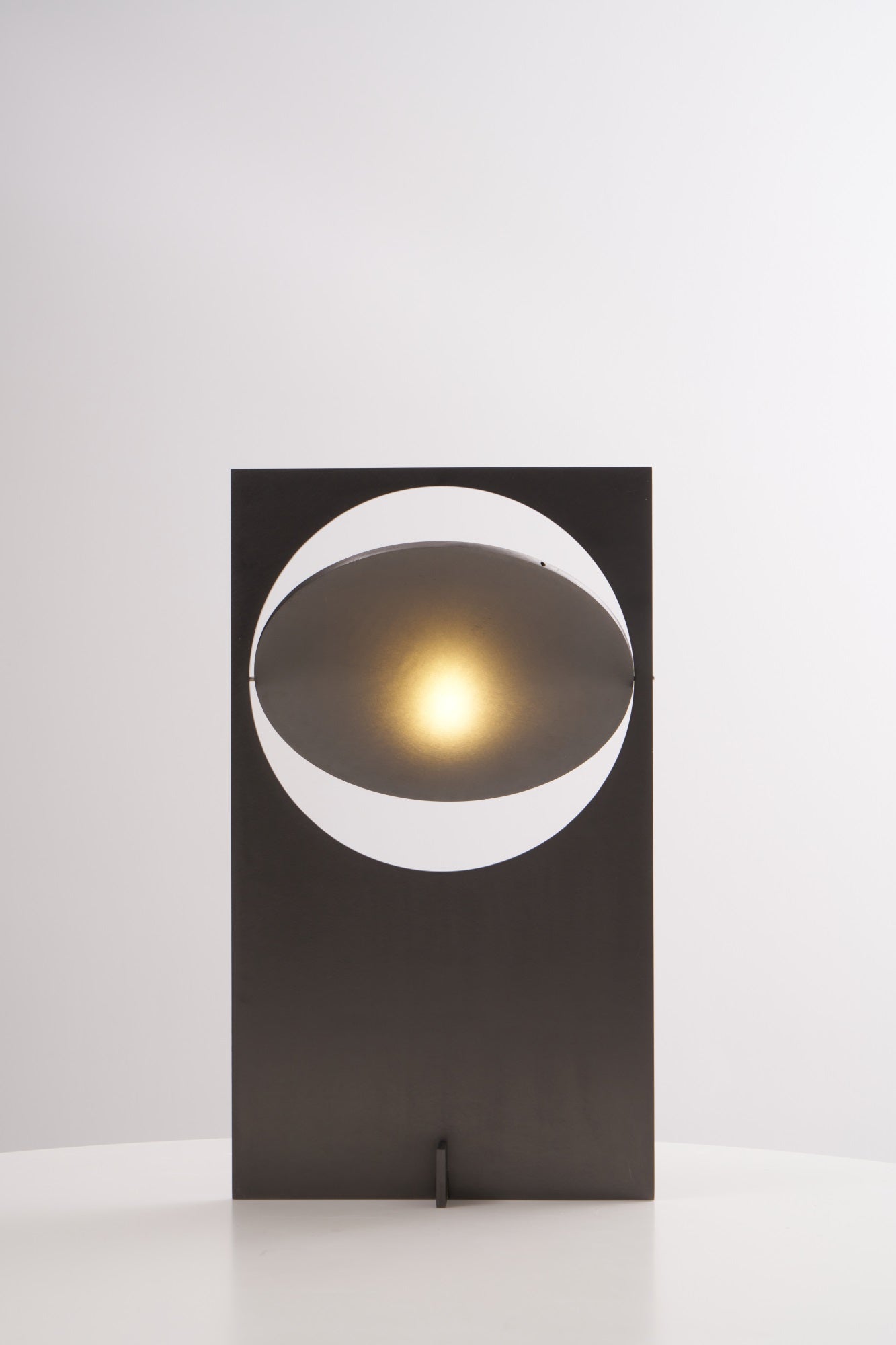 Axis Rotating Disc Table Lamp