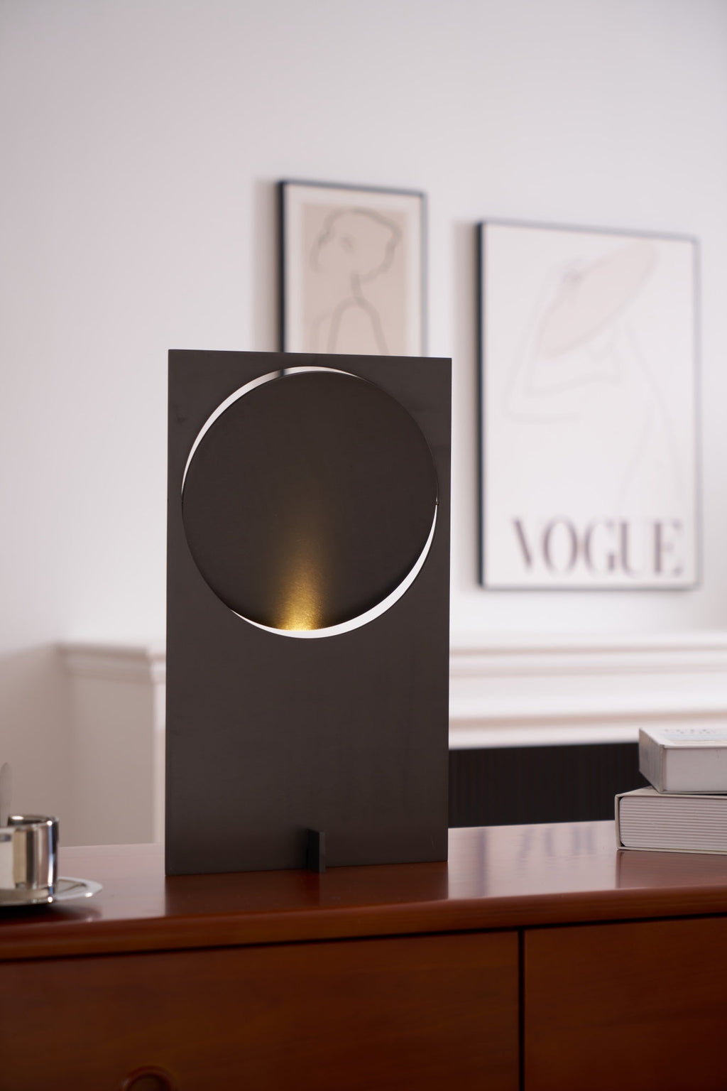Axis Rotating Disc Table Lamp