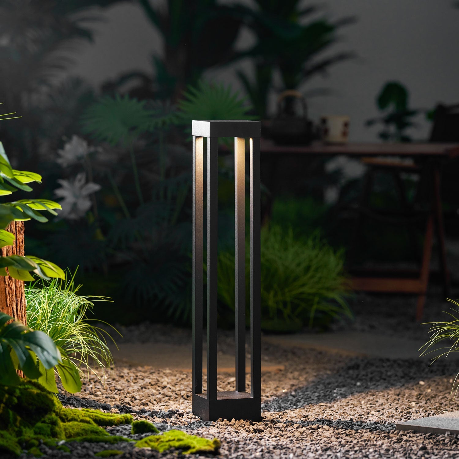Obsidian Post Outdoor Light