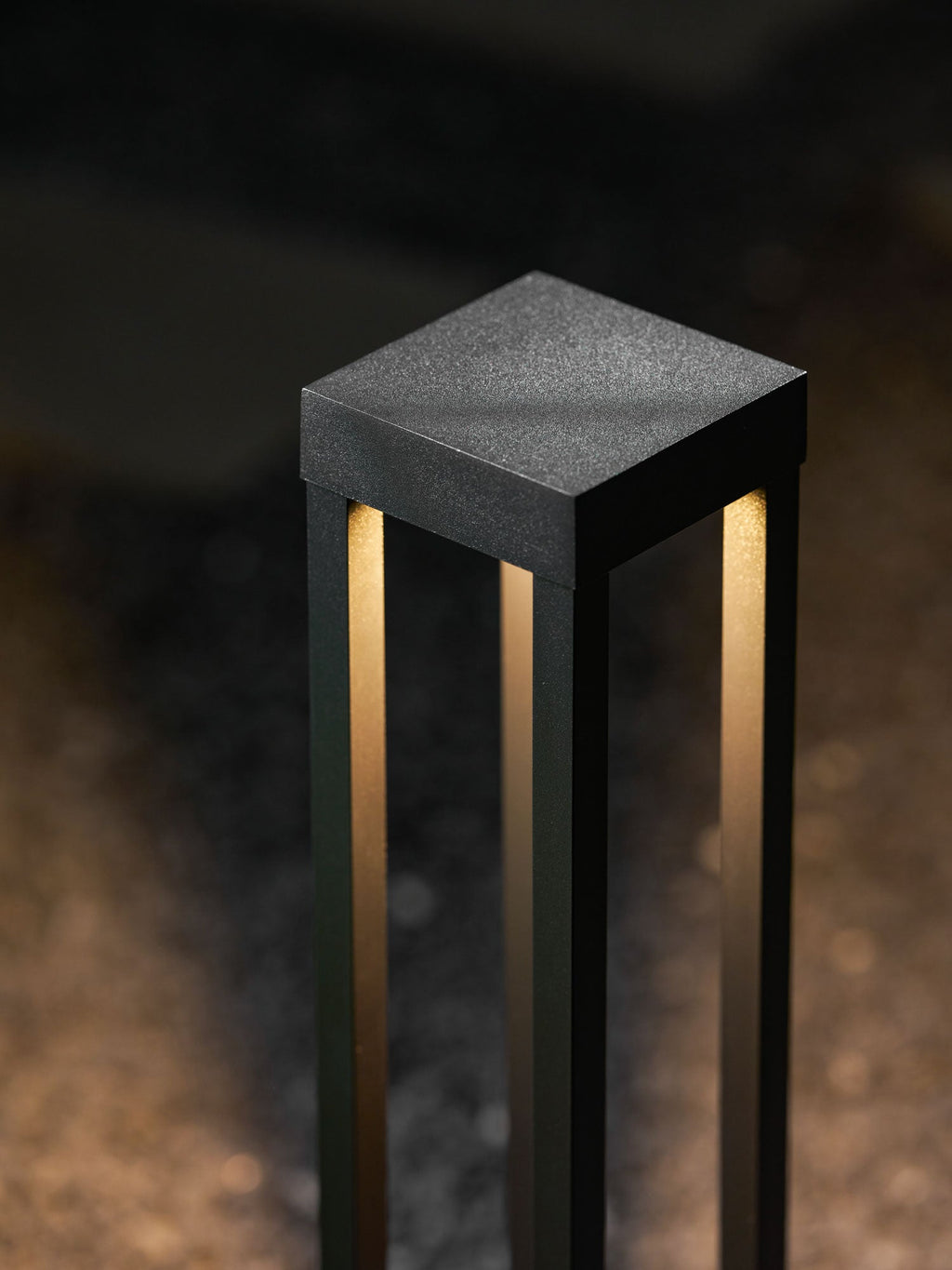 Obsidian Post Outdoor Light