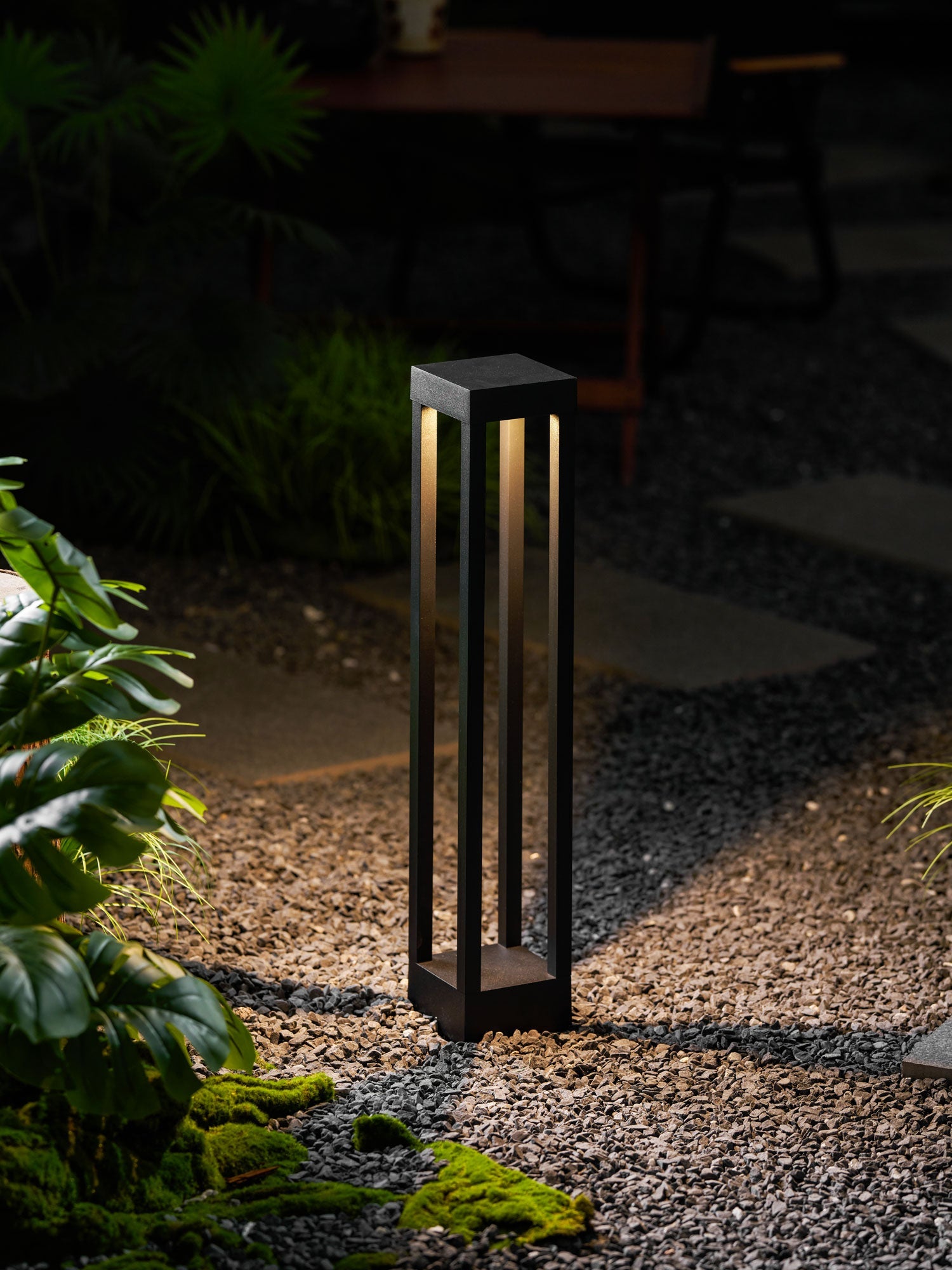 Obsidian Post Outdoor Light