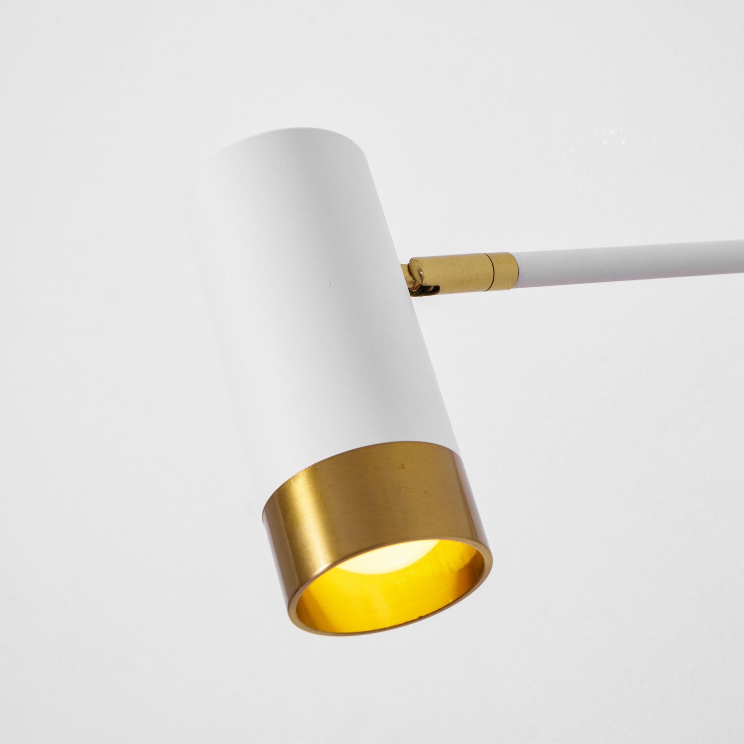 Ridge Arm Plug-in Wall Lamp