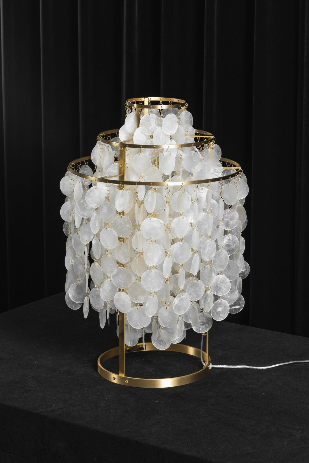 Round Shell Table Lamp