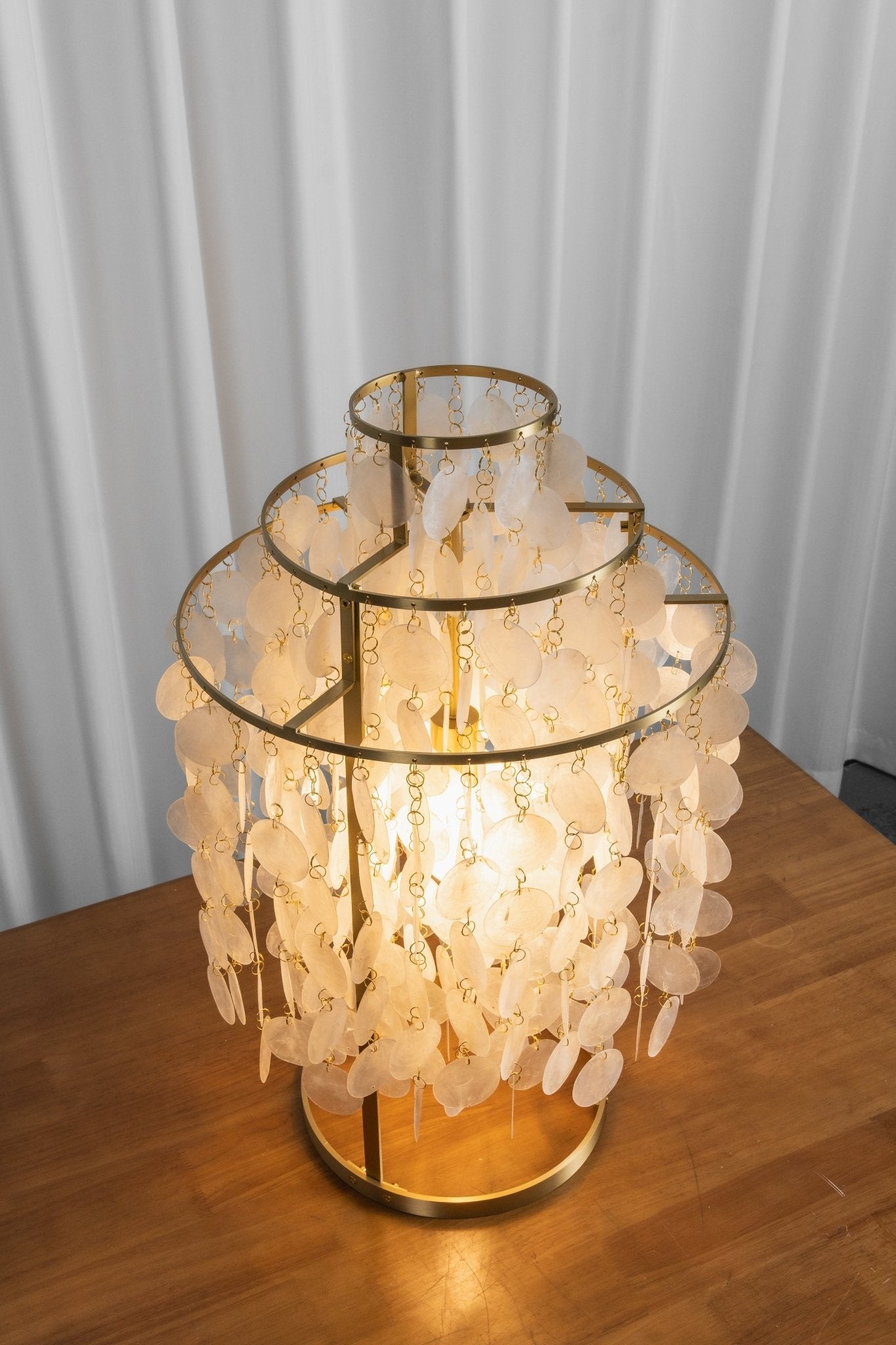 Round Shell Table Lamp