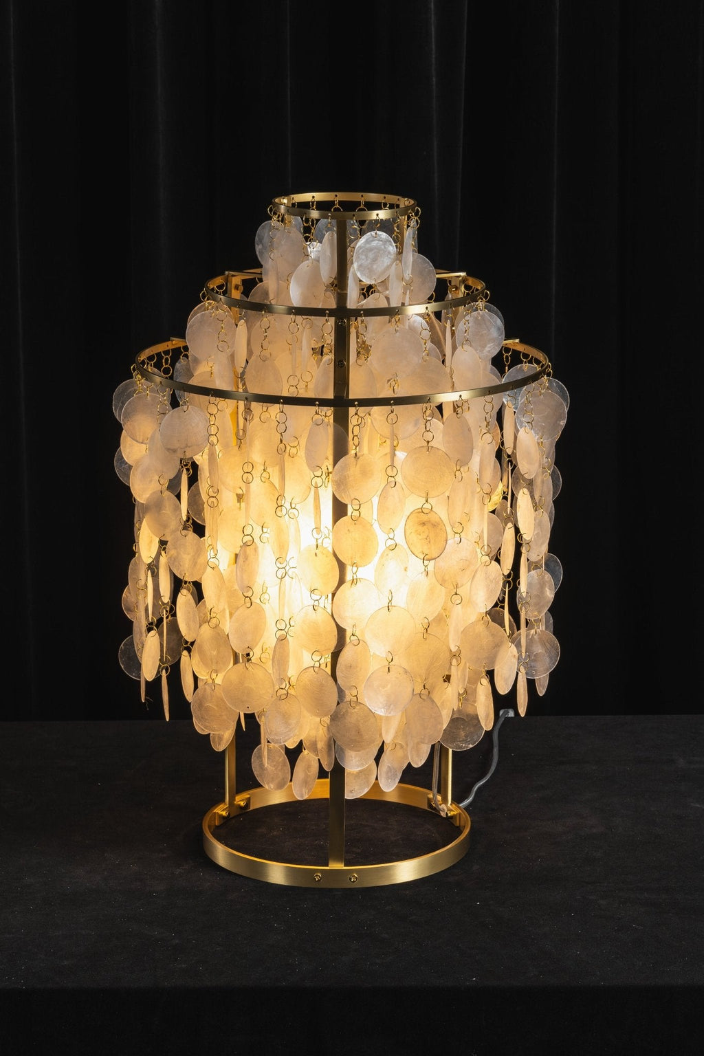 Round Shell Table Lamp