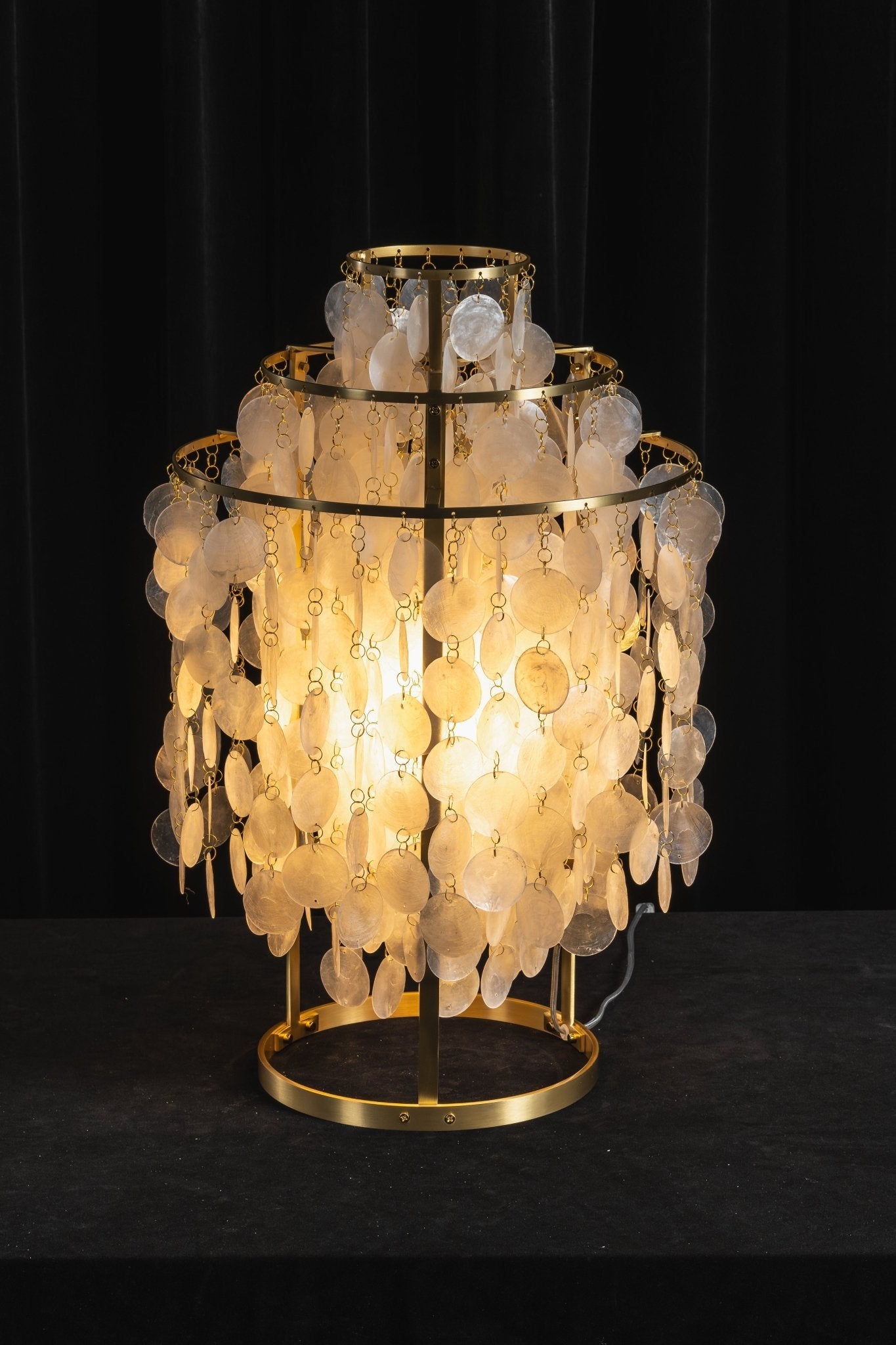 Round Shell Table Lamp