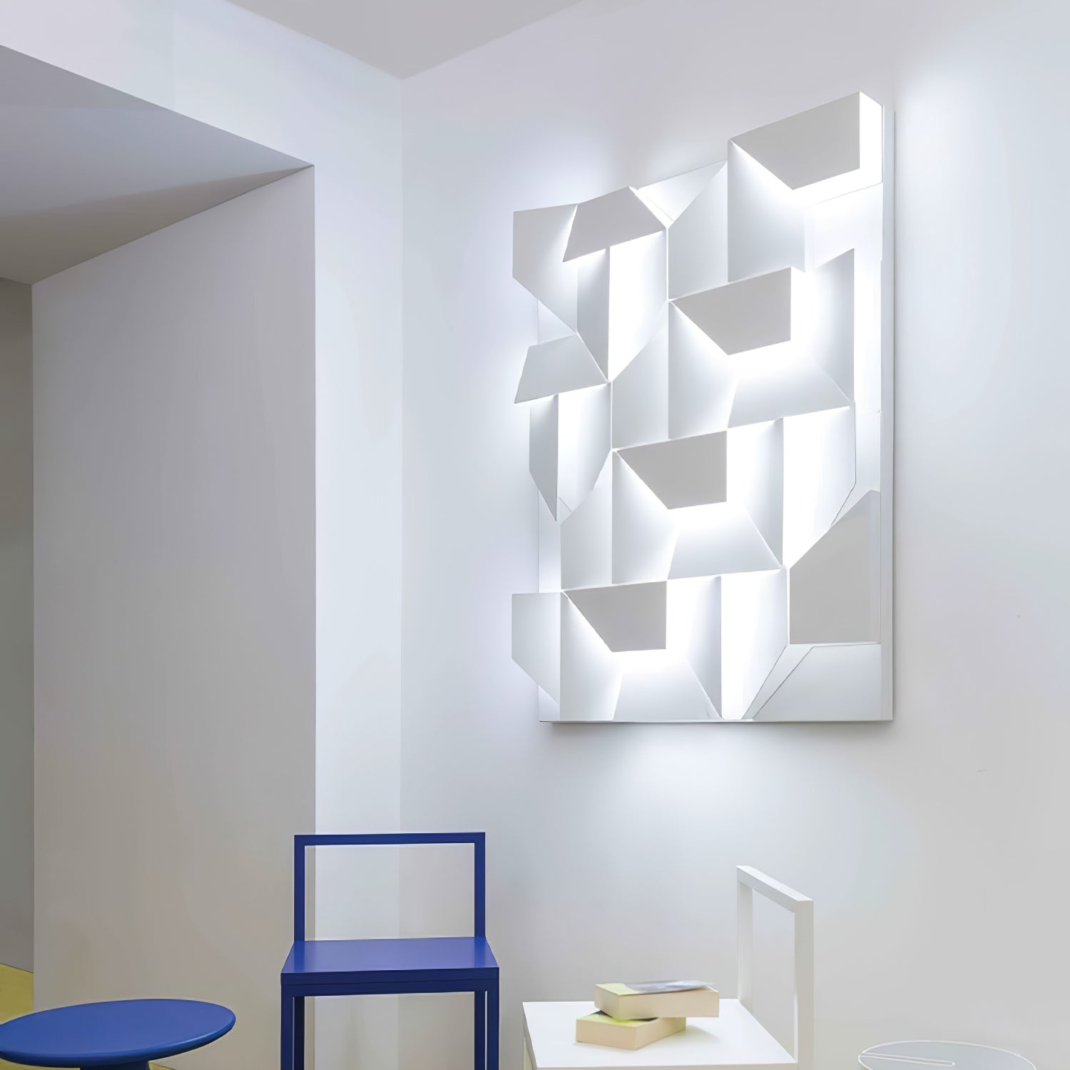 Shadows Grand Plug-in Sconce