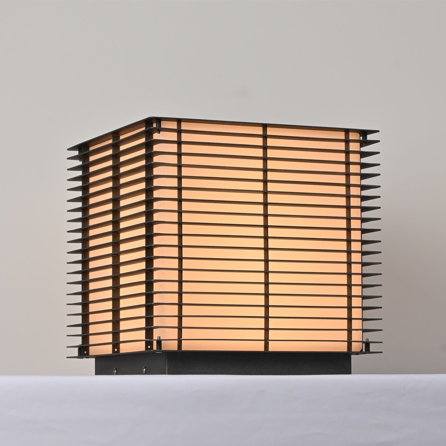 Solar Grid Outdoor Light