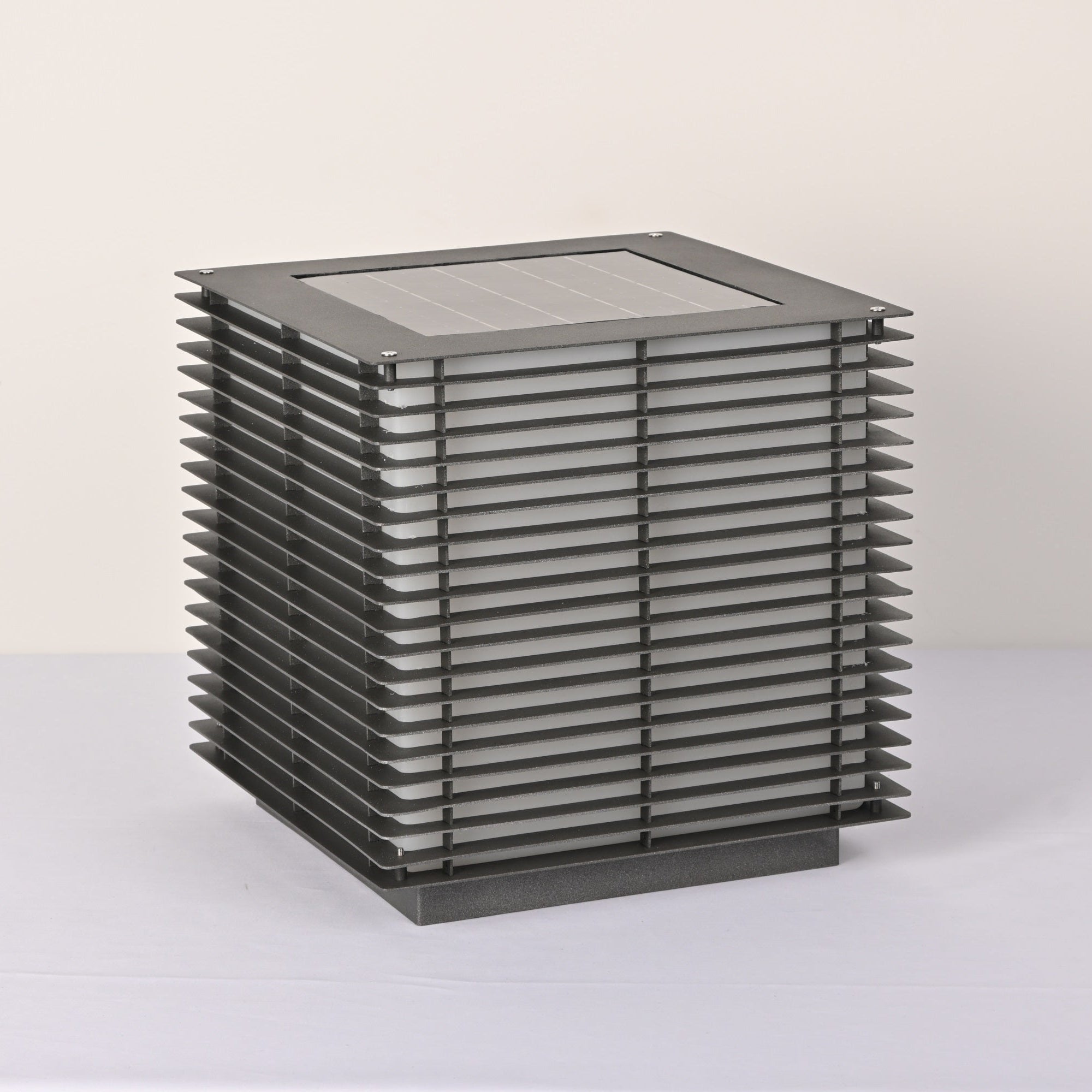Solar Grid Outdoor Light
