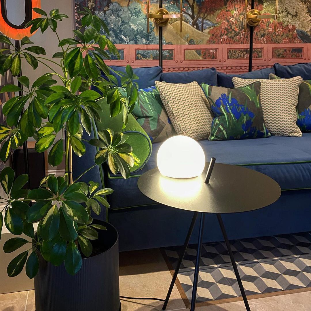 Soluna Tripod Outdoor Lamp