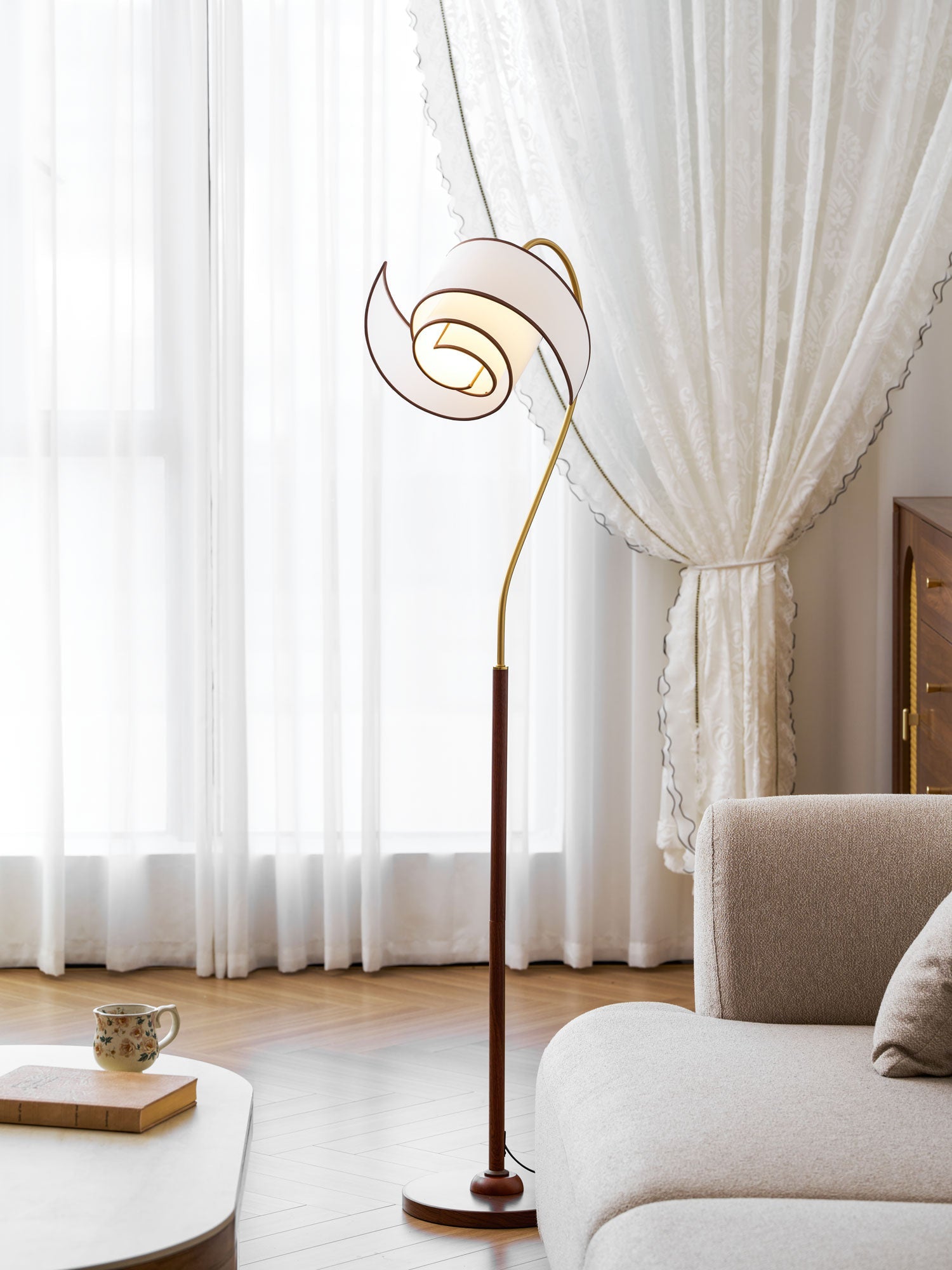 Stelmo Curved Neck Floor Lamp
