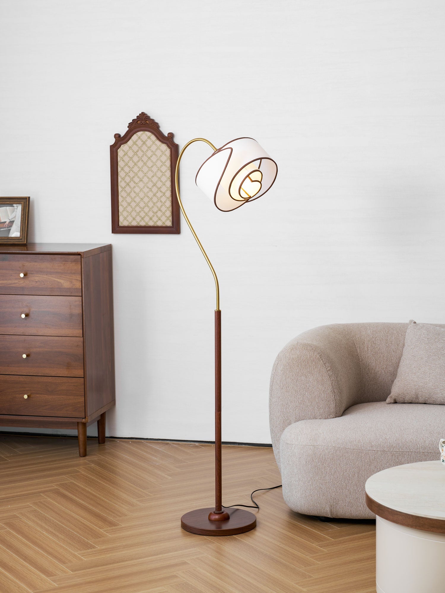 Stelmo Curved Neck Floor Lamp