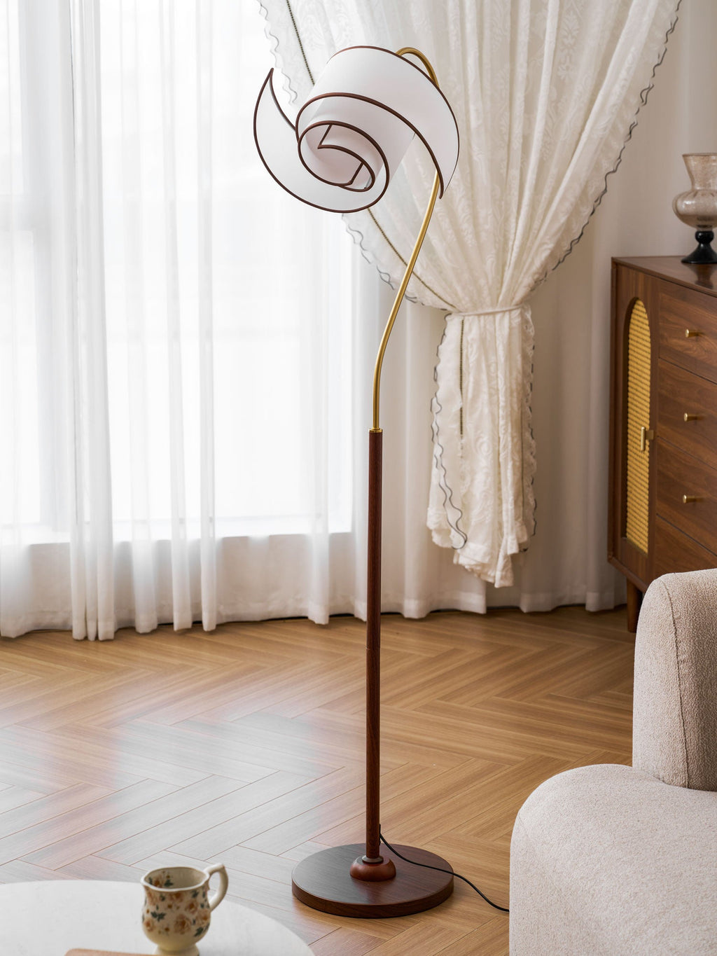 Stelmo Curved Neck Floor Lamp