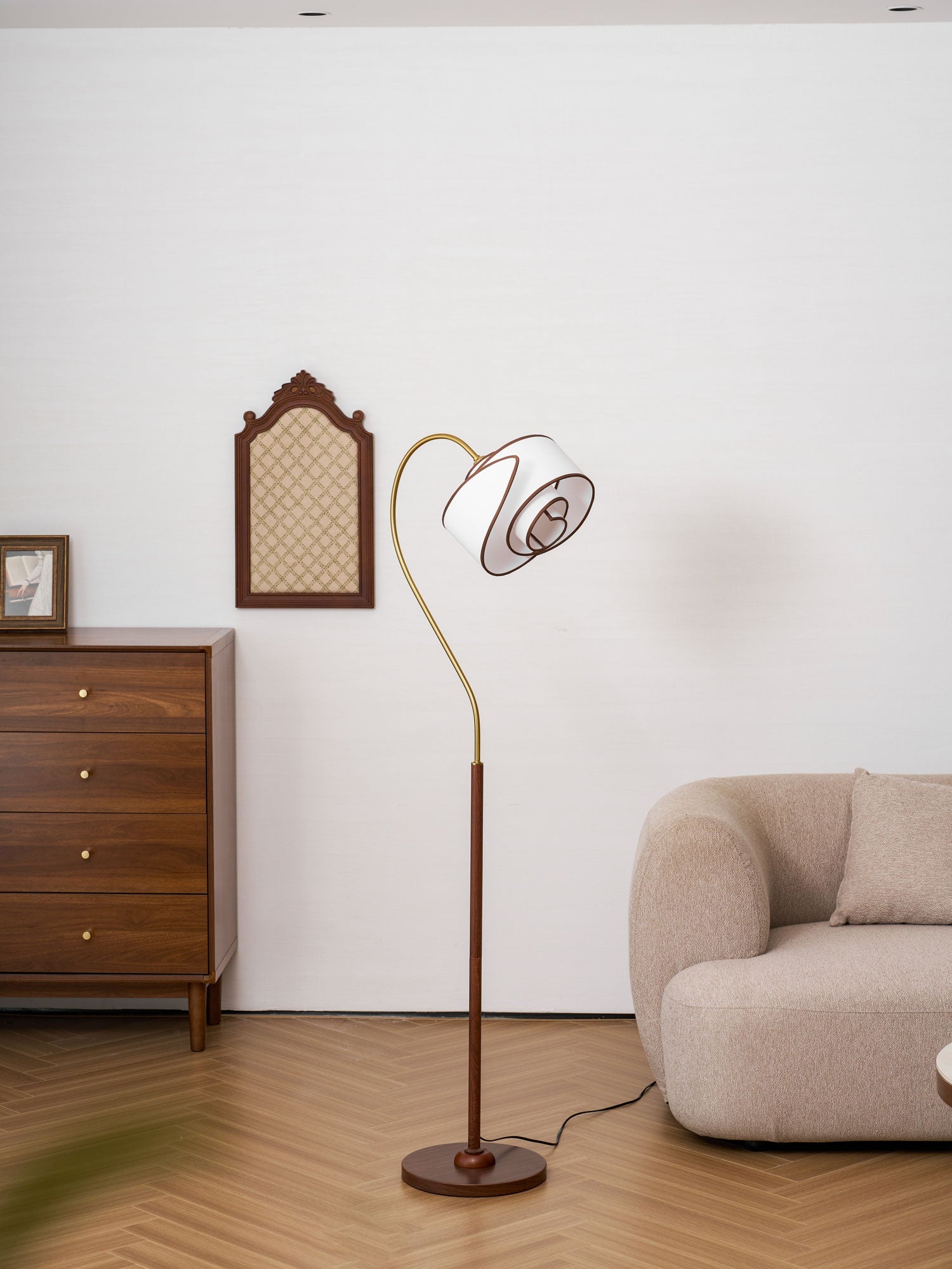Stelmo Curved Neck Floor Lamp