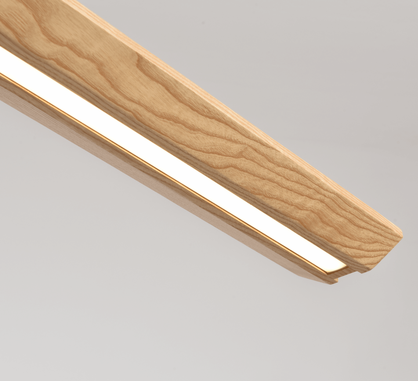 Tapered Wood Linear Pendant Lamp