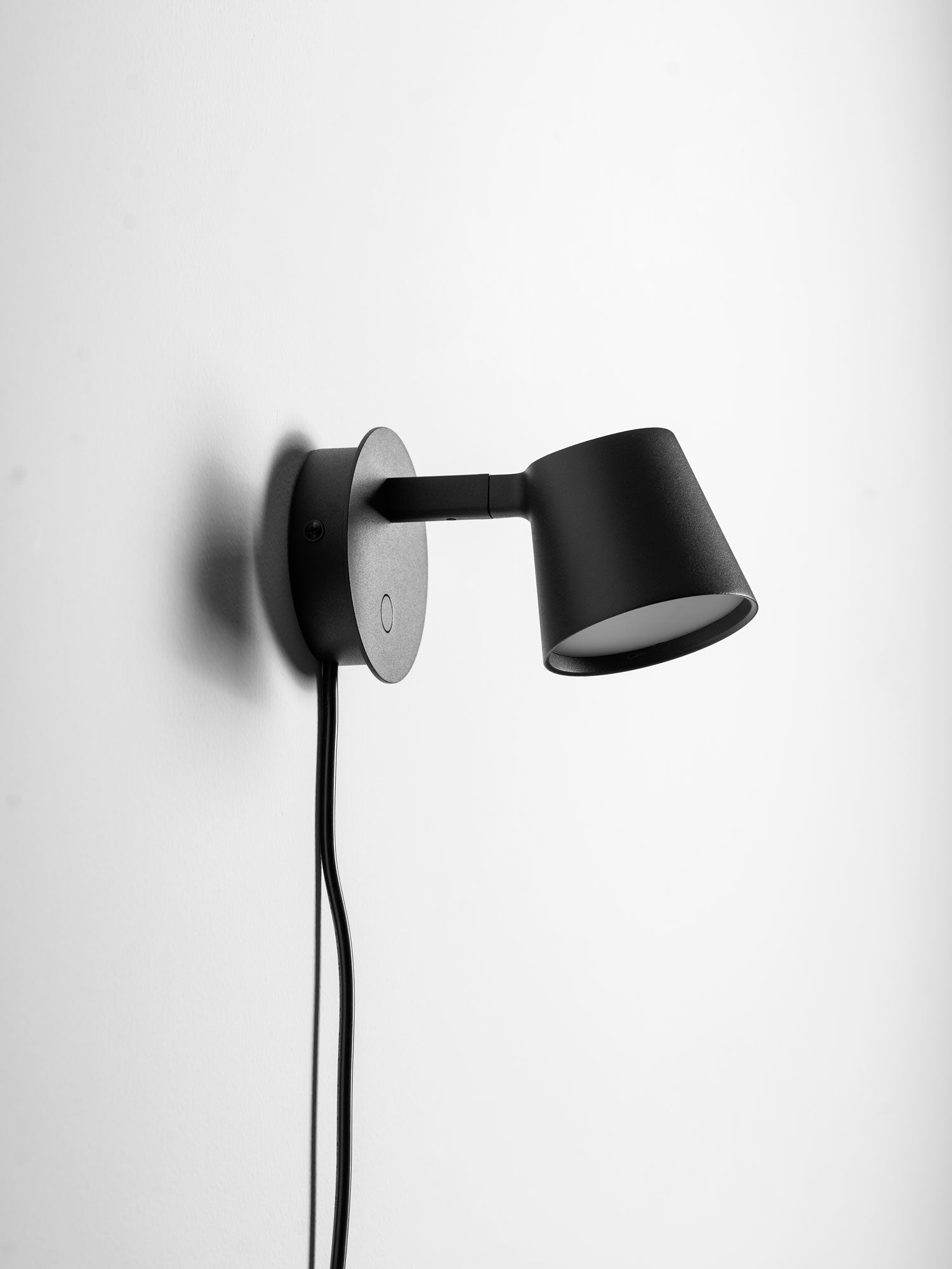 Tip Plug-In Wall Lamp