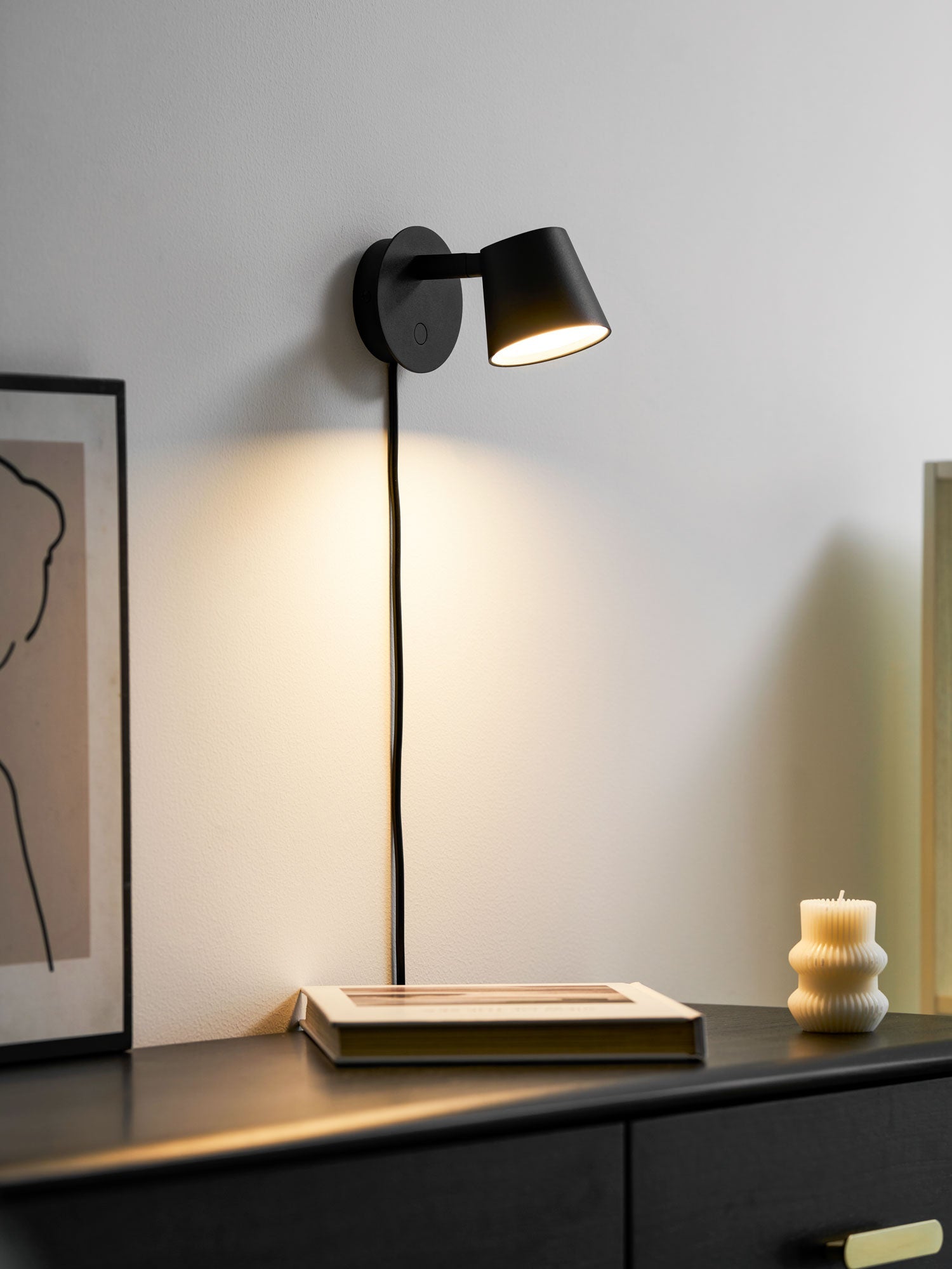 Tip Plug-In Wall Lamp