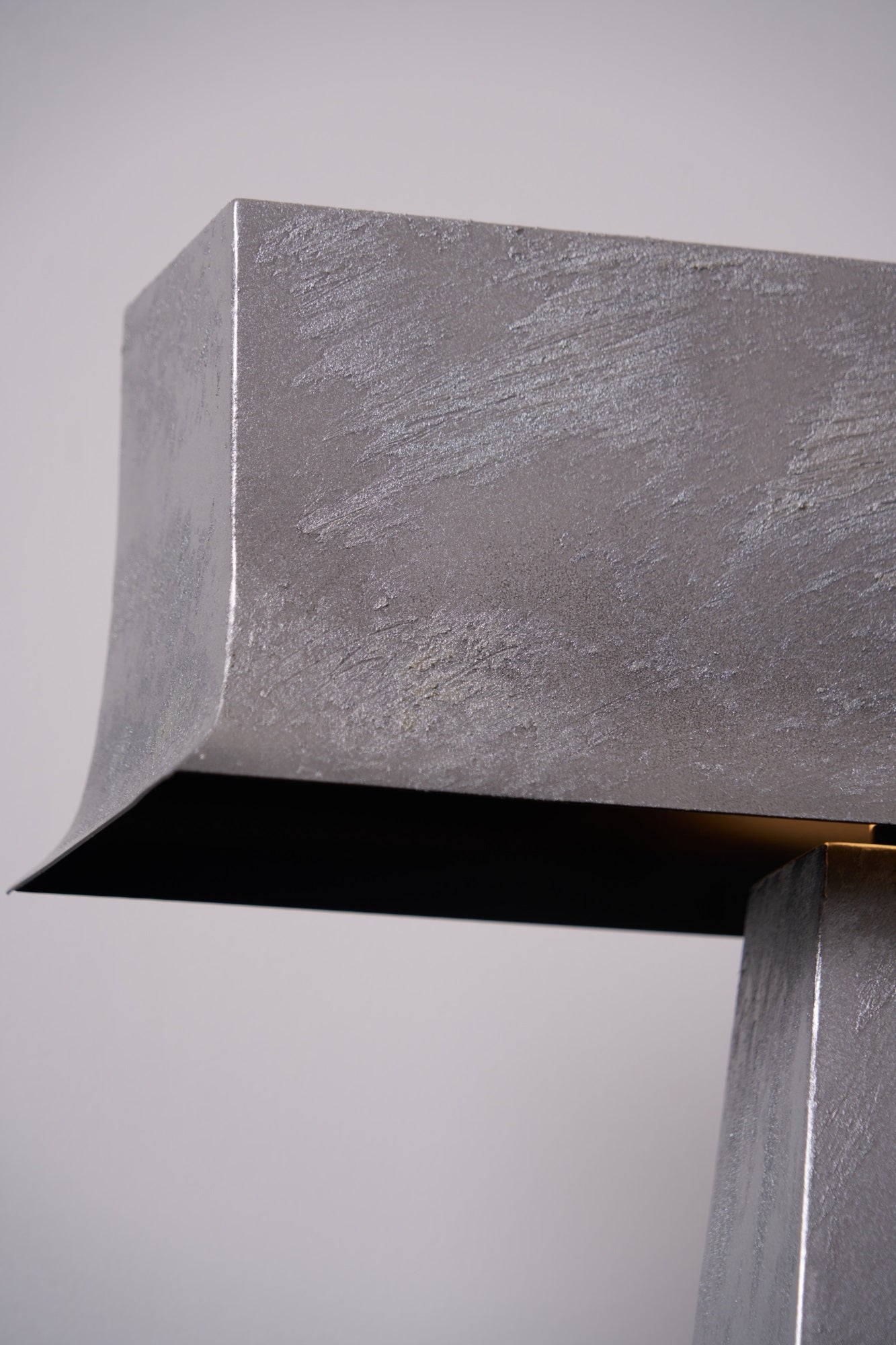 Veltan Table Lamp